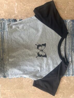 Butterfly Graphic Crop Top - Gray & Black